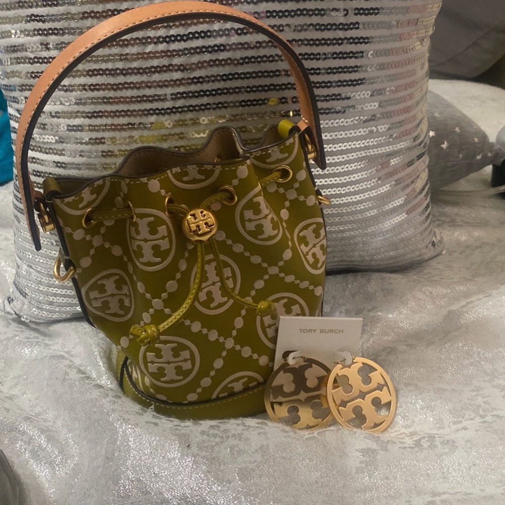 Authentic Tory Burch mini bag with matching earrings